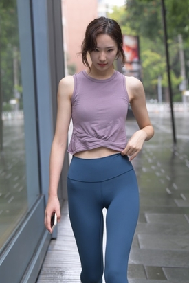 蓝色瑜伽裤运动系高挑美女【套图体积：11.9GB | 视频体积：8.54G】